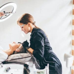 איפור קבוע עיניים איליינר